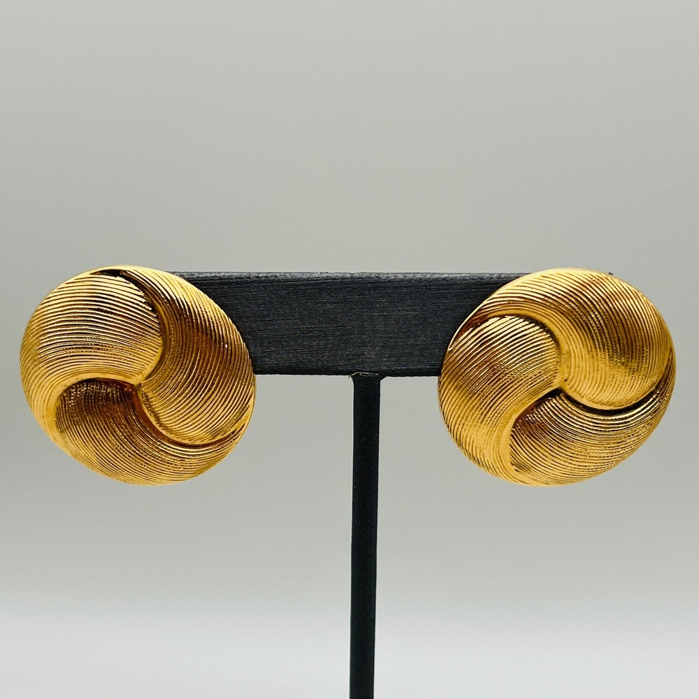 Vintage Gold Tone Swirl Dome Pierced Earrings‎ Textured Ribbed Design